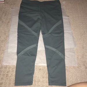 Gray/green colored leggings